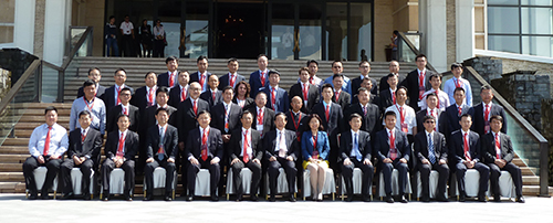 傅小慧与香港河北商会主席曾智雄及出席廊洽会的商会会员合照