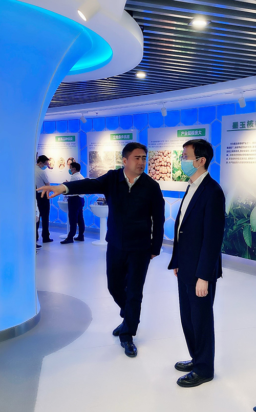 驻京办主任到访新疆维吾尔自治区_7 驻京办主任到访新疆维吾尔自治区7