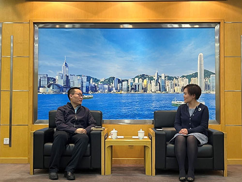 駐京辦署理副主任與北京市西城區外事辦公室主任呂世及會面1