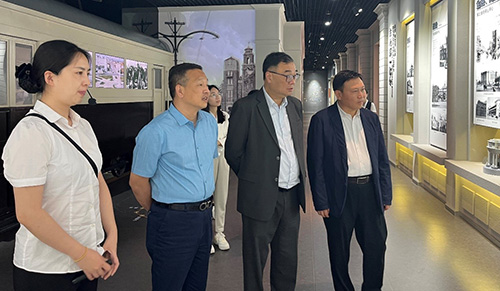 駐遼寧聯絡處暑期實習學生考察遼寧省瀋陽市及撫順市_5 駐遼寧聯絡處暑期實習學生考察遼寧省瀋陽市及撫順市5