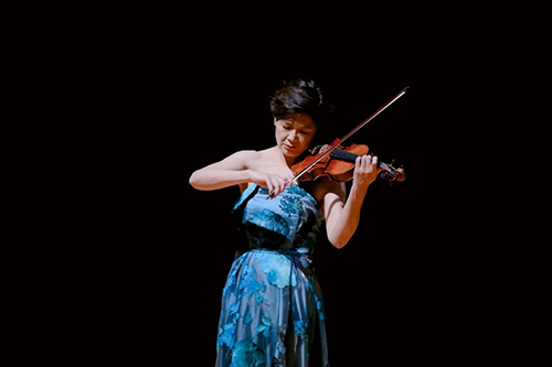 驻京办署理主任阮慧贤出席在北京中山公园音乐堂举行的「春天—姚珏小提琴名曲音乐会」_1 驻京办署理主任阮慧贤出席在北京中山公园音乐堂举行的「春天—姚珏小提琴名曲音乐会」1