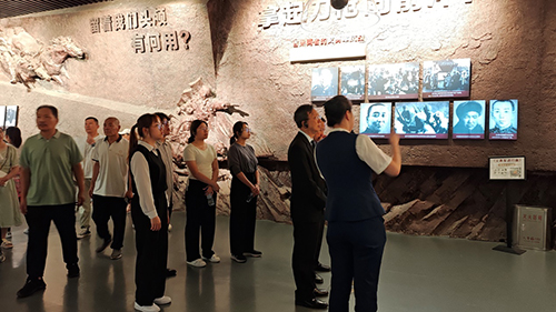 驻辽宁联络处在沈阳与香港学生聚会2