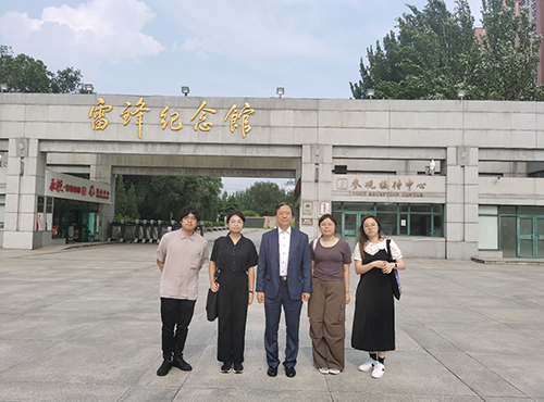 驻辽宁联络处在沈阳与香港学生聚会10