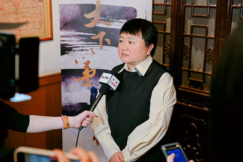 署理驻京办主任出席香港话剧团《天下第一楼》演出5