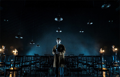 駐京辦副主任出席香港中英劇團話劇《血色雙城記》演出1