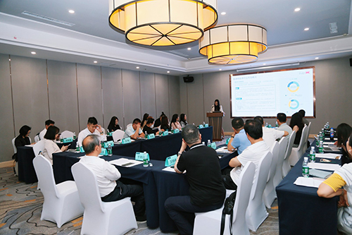 新疆—香港投资推广圆桌会在乌鲁木齐举行_2 新疆—香港投资推广圆桌会在乌鲁木齐举行2