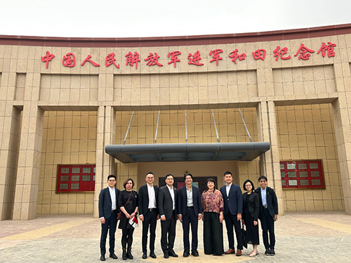 驻京办主任访问新疆维吾尔自治区」2