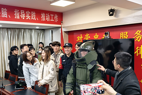 駐天津聯絡處與天津市商務局和天津商務職業學院會面_6 駐天津聯絡處與天津市商務局和天津商務職業學院會面6