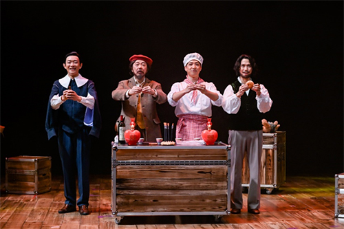 駐京辦副主任出席香港話劇團《半桶水》在京演出1