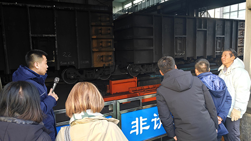 驻京办主任访问河北省秦皇岛市1