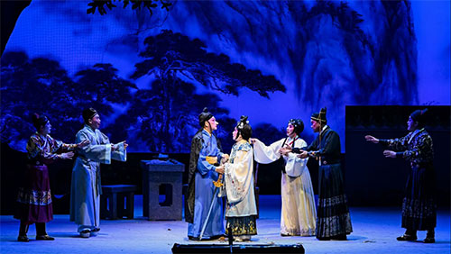 候任駐京辦副主任訪問天津市出席新編粵劇《大鼻子情聖》演出1