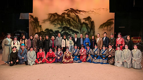 候任駐京辦副主任訪問天津市出席新編粵劇《大鼻子情聖》演出2