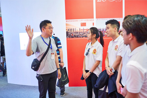 小小的展览中包含着温情 小小的展览中包含着_温情